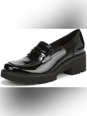 Naturalizer Women's Charisma Lug Sole Round Toe Loafers Size 5.5M